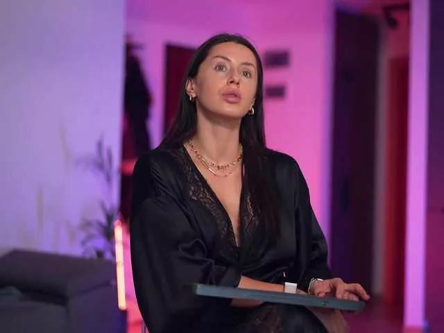 Adallinee on BongaCams 