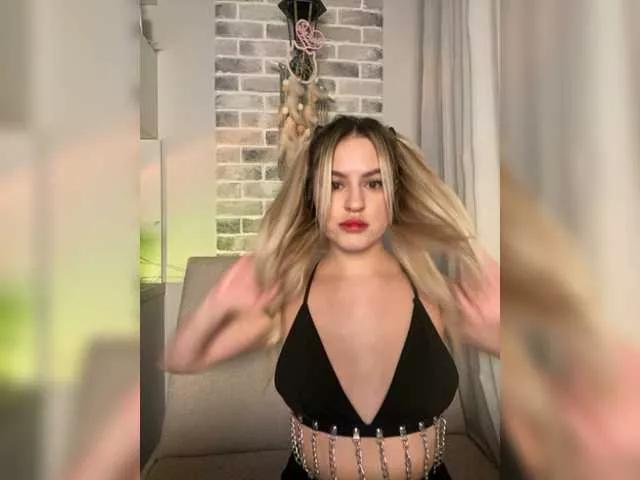 Banana-peach on BongaCams 