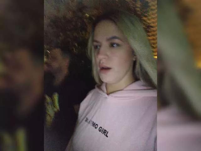 Banana-peach on BongaCams 