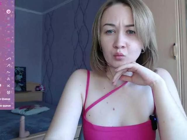 DaddysSluttyGirl on BongaCams 