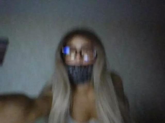 Dzag01 on BongaCams 