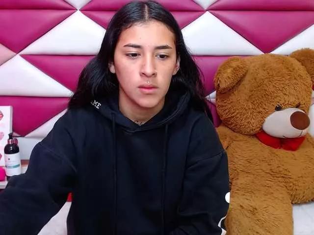 emmajonzlx on BongaCams 