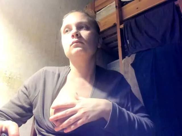 esterjohns on BongaCams 