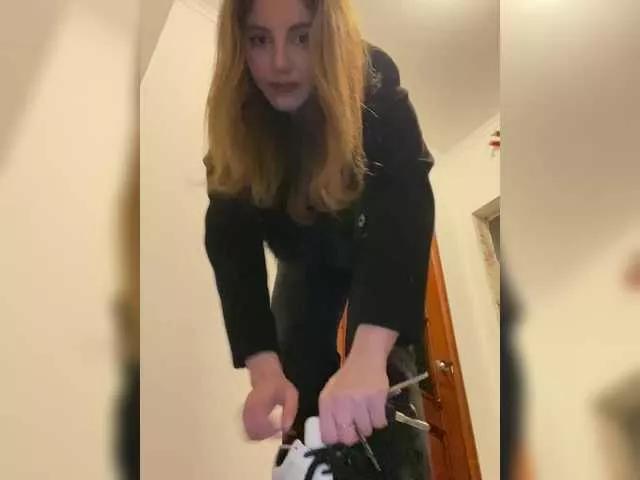 Evelonelfi on BongaCams 