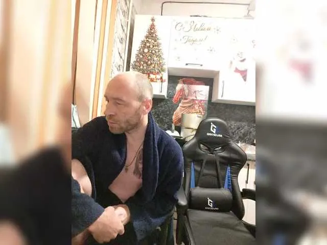 Innokentiy449 model from BongaCams