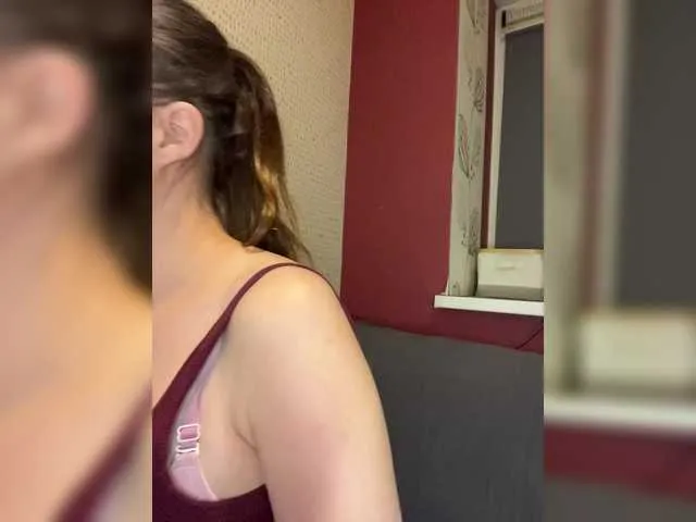 Kendrali model from BongaCams