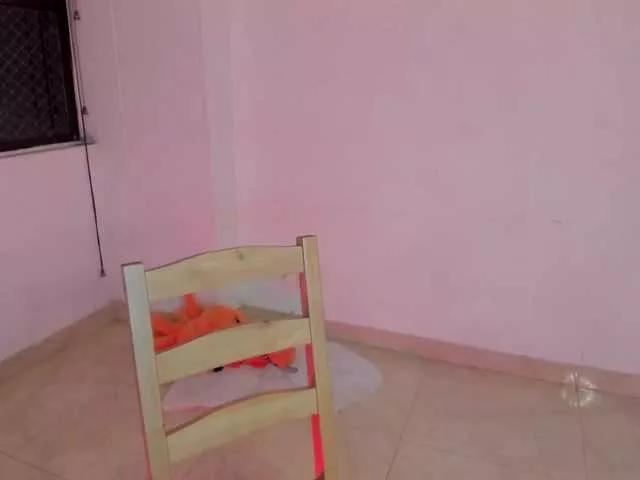 littleDanni on BongaCams 
