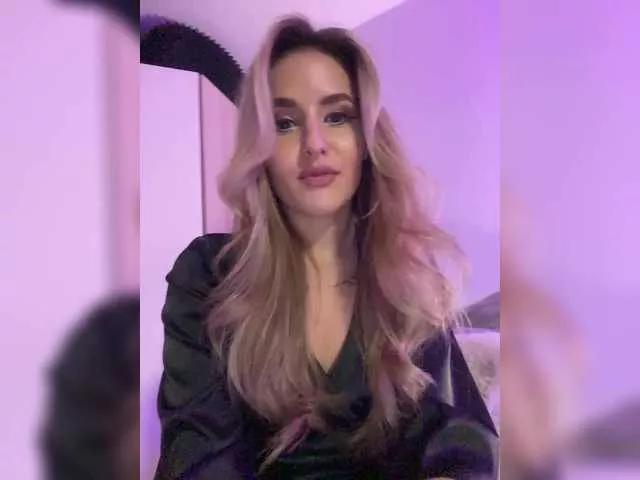 LoVvVit on BongaCams 