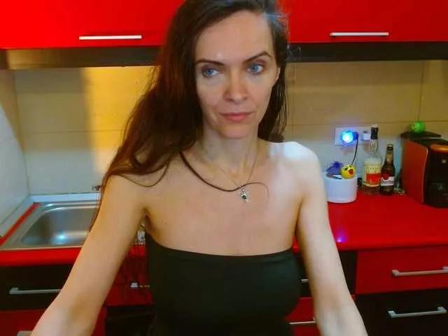 SexQueen11 on BongaCams 