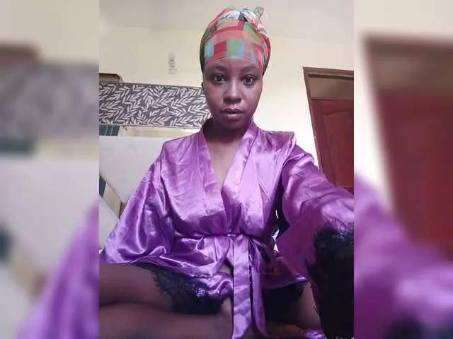 Slylilly on BongaCams 