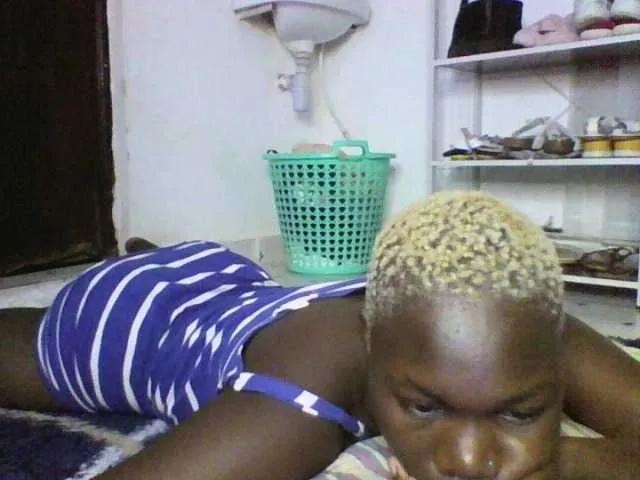 Sweetchocolate on BongaCams 