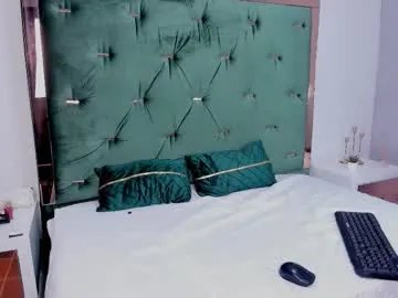 _curly_beauty model from cb