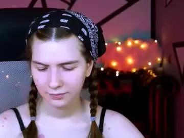 aliceinredsquare on Chaturbate 