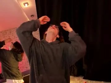 anjella_botton model from cb