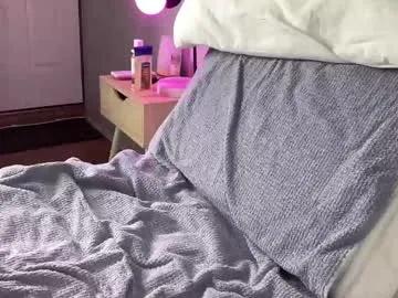 aussietwunkboy — ClassicTicket:  Huge Cumshow. Tip 53 tokens to get your ticket.  Type /cmds to see all commands.