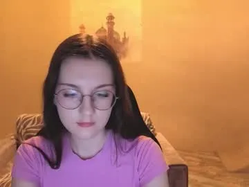 bemine_bemine — GOAL: lick my lips [15 tokens remaining] Welcome to my room! #glasses #joi #18 #nonude #shy