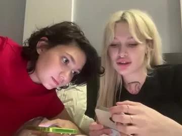 bzzzme on Chaturbate 
