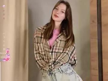 cherrymira — GOAL: show collarbones [25 tokens remaining] 