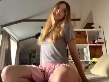 chloe_show — I'm Chloe ^^  | Goal: Domi Helps me... :) [321 tokens left] #new #shy #petite #teen #18