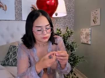 emma_white001 on Chaturbate 