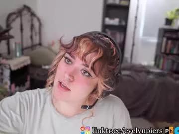 evelynpiers on Chaturbate 