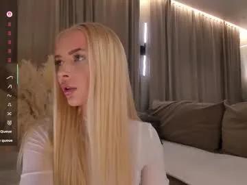 ewagreen — RIDE DILDO [1499 tokens left] #new #lesbian #anal #blonde