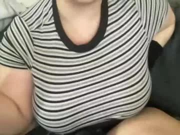 hoestoes915 on Chaturbate 