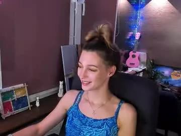 holiday_fox on Chaturbate 
