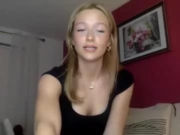 korinaluv on Chaturbate 