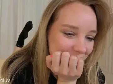 l1n4luv — Hiii, my name Lina !!!! Goal: take off panties (side view) #shy #18 #blonde  #bigboobs [1722 tokens remaining]