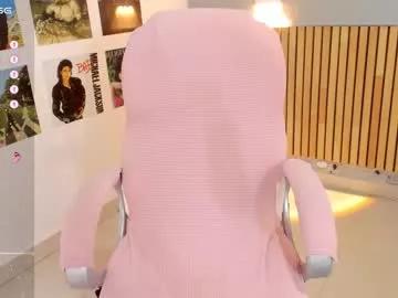 little_effy18 on Chaturbate 