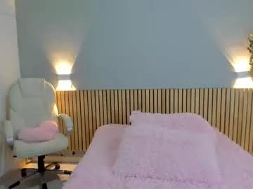 little_effy18 on Chaturbate 