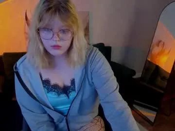 luna_c0ra — Show ass [22 tokens left] #new #nonude #shy #blonde #teen18