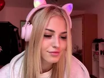 ozellagranville — Goal : Running my finger over face with a sexy look<3 I'm Eva and you are welcome in my room!  #18 #new #shy #cute #natural [56 tokens remaining]