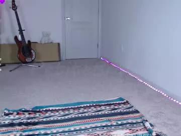 petitebrat on Chaturbate 
