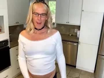 viviannexxx2022 on Chaturbate 