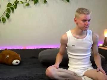 vladdicheck — GOAL: JERKOFF [300 tokens remaining] Welcome to my room! #feet #new #twink #18 #cum