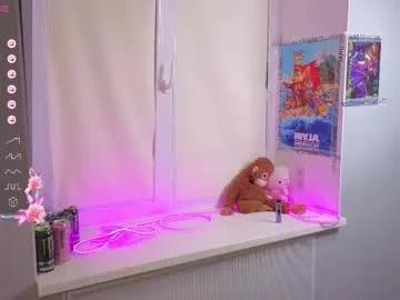 yung_leana — GOAL: airkiss [0 tokens remaining] hello my second day here! welcom to my room  #asian #smalltits #skinny #teen #new