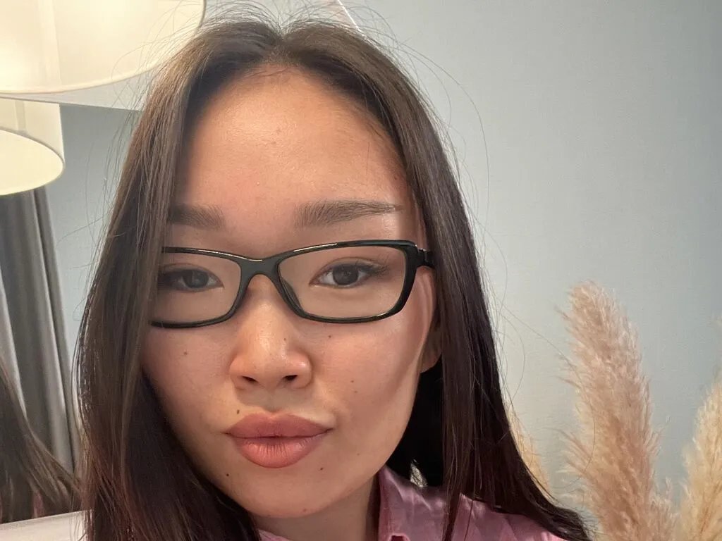 AdriaNochi — 
I like sensual people. Open Your heart if You`d like to. On the other hand I can blow Your mind away.