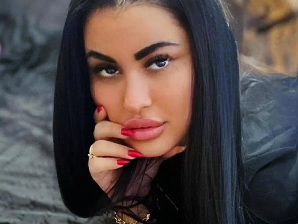 DesyreeDawson — When I am all naked and playfull.