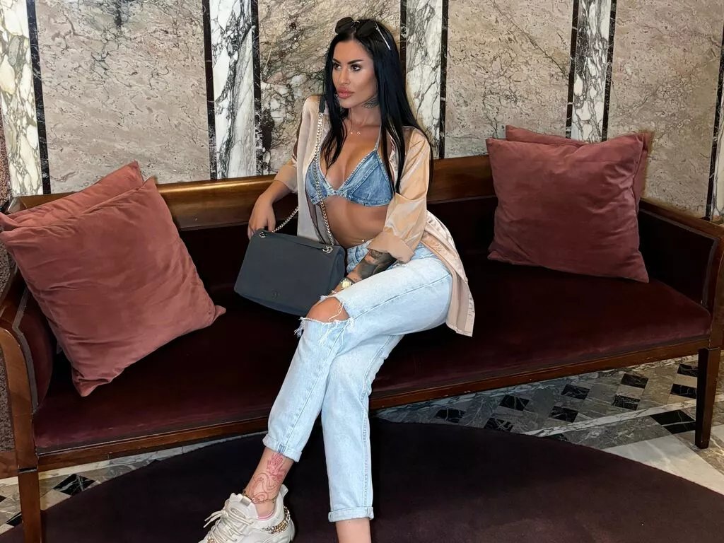 EllieKey — I love teasing and being in control I enjoy watching your desire grow with every move I make Turning you on turns me on Let's explore how far we can go together