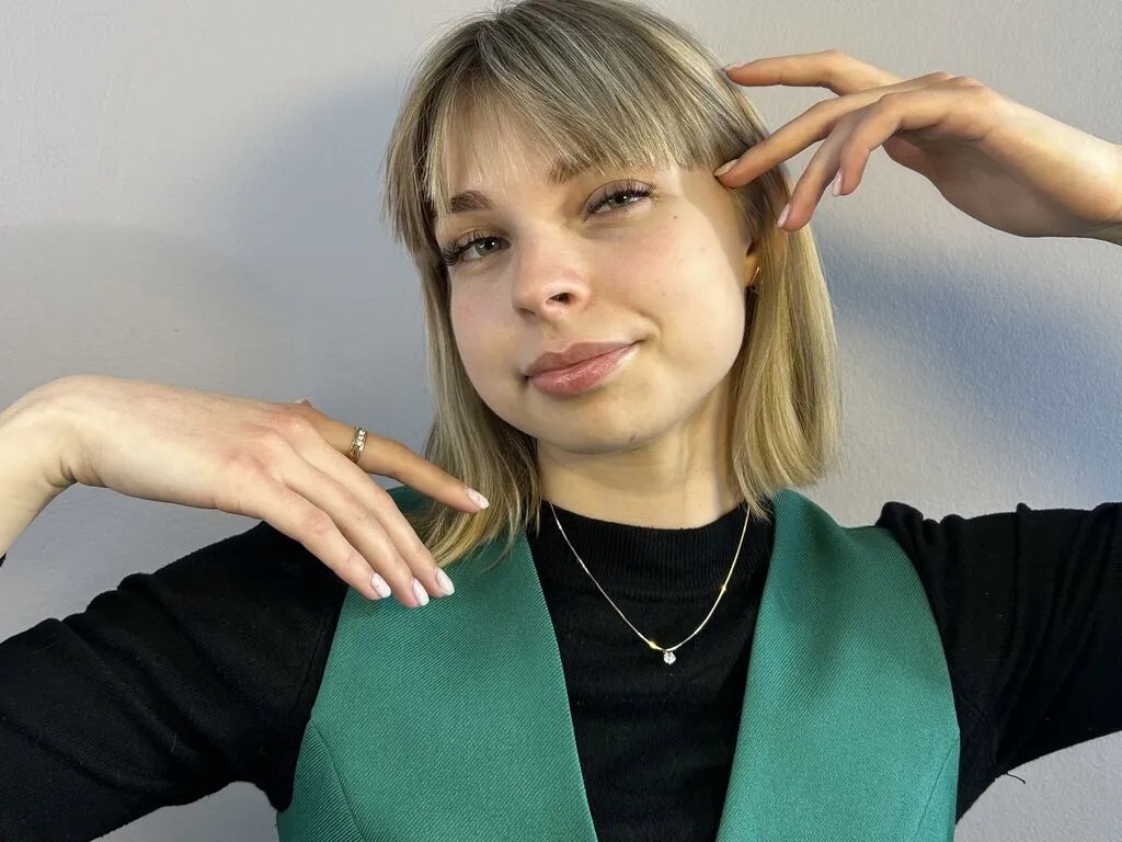 EmelineBurrough — I adore walks in the fresh air, especially in parks or picturesque places. I love to enjoy nature and breathe deeply.