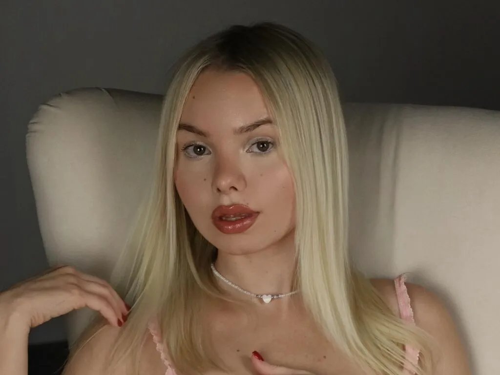 LinaWynn — The most important thing to me is what kind of person you are. I love long conversations, interesting dates and am always ready to try something new