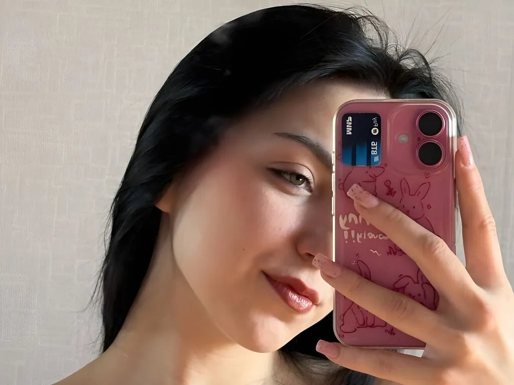 MalorieDelgreco — * Books that make my brain shut up
* Soft voices and calm energy
* People who type like they actually care
* Small surprises
* Late-night conversations that go somewhere
* Learning new things even when I'm bad at them at first