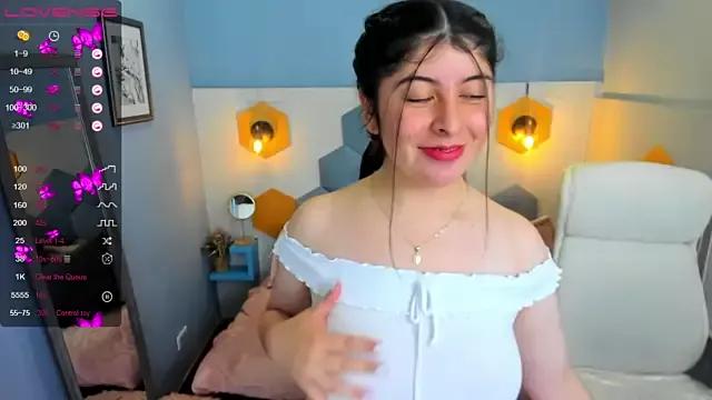 -Emmarosse- on StripChat 