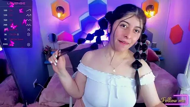 -Emmarosse- on StripChat 