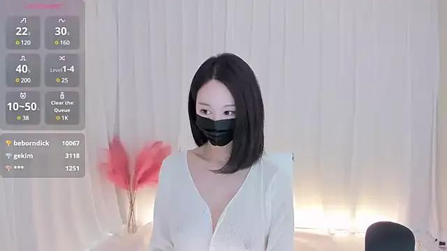 33bellla333 on StripChat 