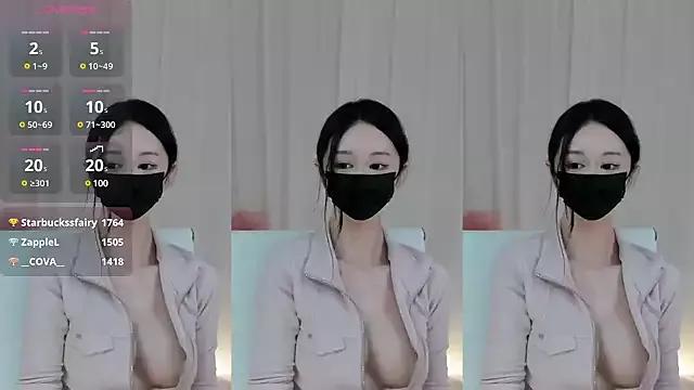 33bellla333 on StripChat 