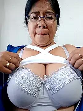 __valentina18 on StripChat 