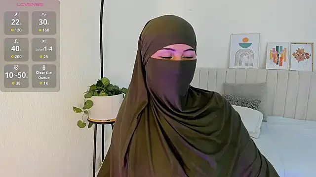 _Amirah — ride dildo back